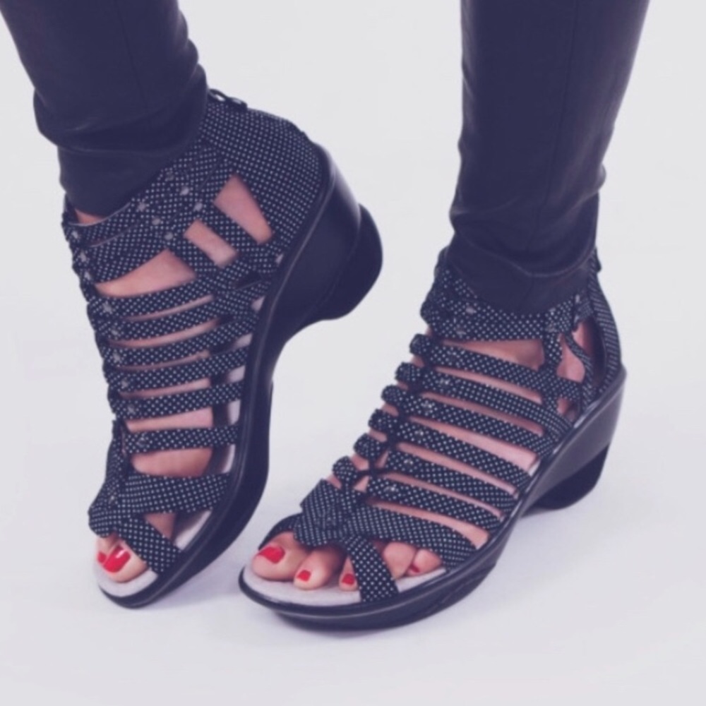 Jambu memory foam sandals size 10 💕💕